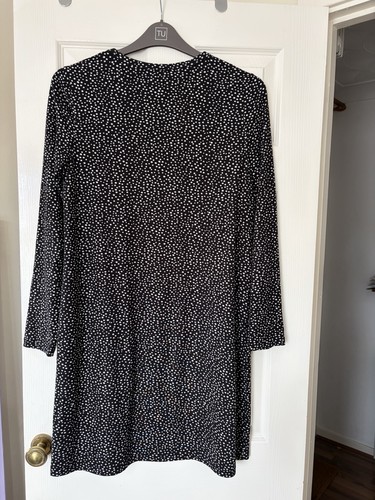 Women black and white - women’s,